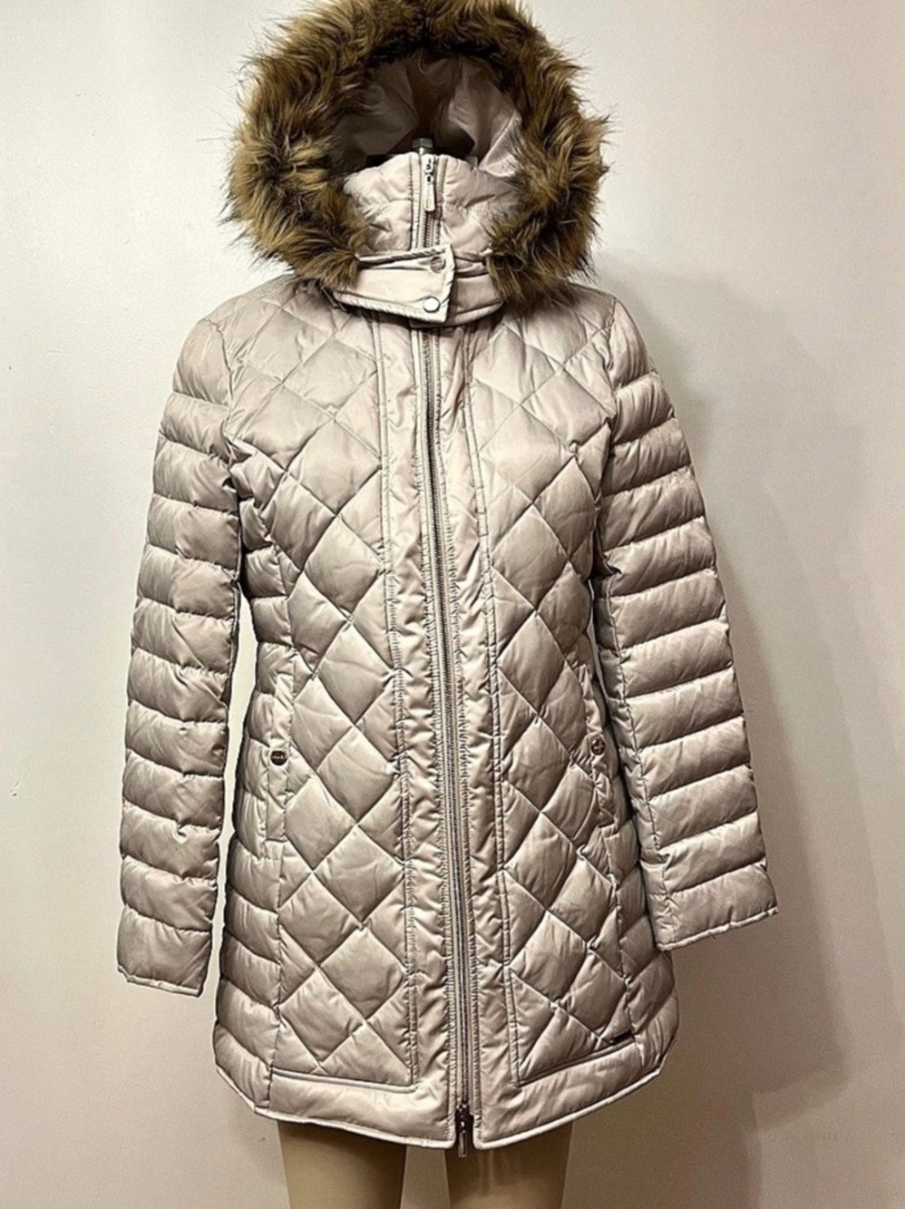 Kenneth Cole Reaction Quilted Hooded Puffer in Silver Size Large Like New